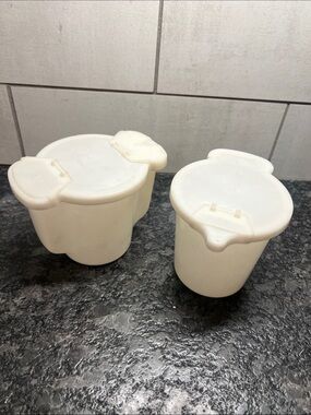 Tupperware Vintage White Sugar and Creamer set with Snap Lids - great condition